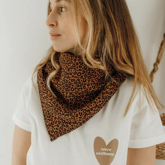 foulard-gaze-leopard-marron.webp