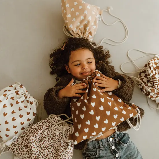 Sac-gym-toile-coeurs-caramel (3).webp