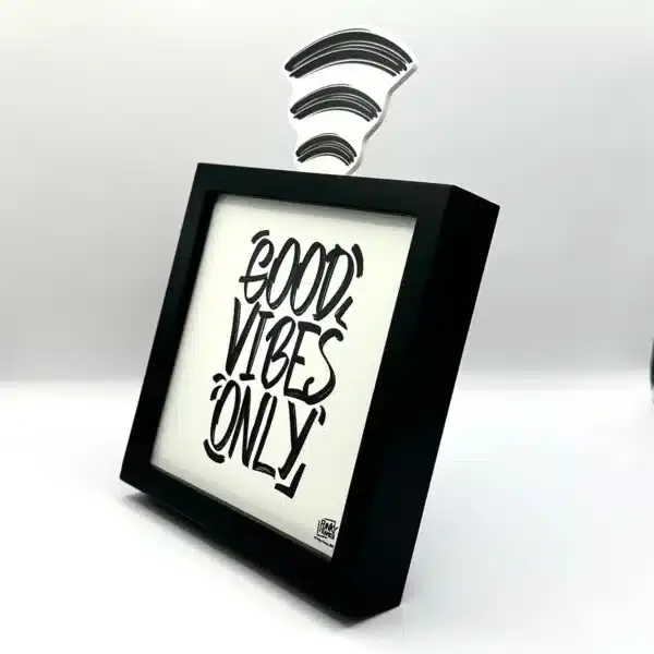 cadre-deco-Good-vibes-only-Funky-Frames-noir-profil-600x600.webp