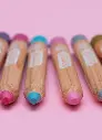 crayon-de-maquillage-6-couleurs-mondes-enchantes-110067-6-600x834.webp