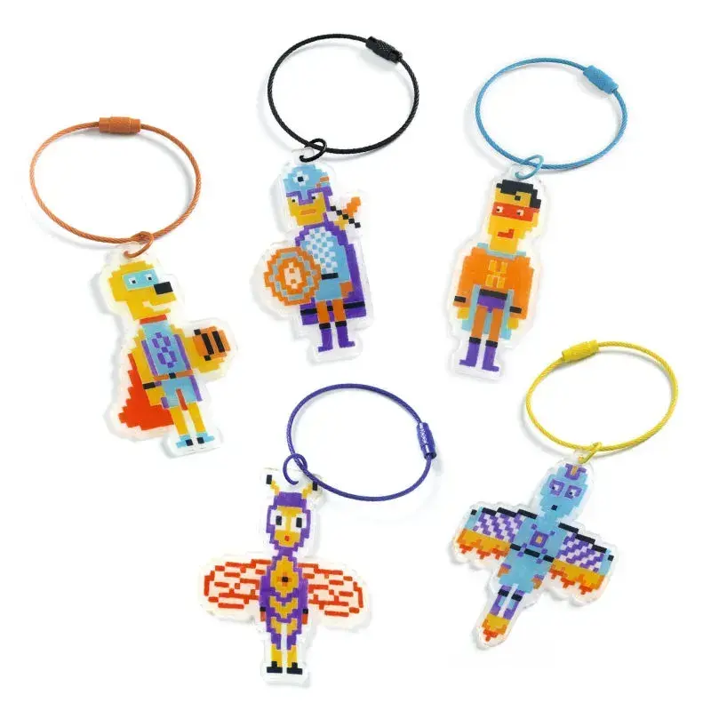 porte-cles-a-fabriquer-en-plastique-magique-heros-pixel-art-diy-djeco-79005 (1).webp