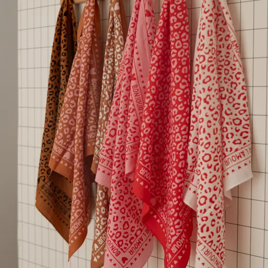 foulard-rose-rouge (2).webp