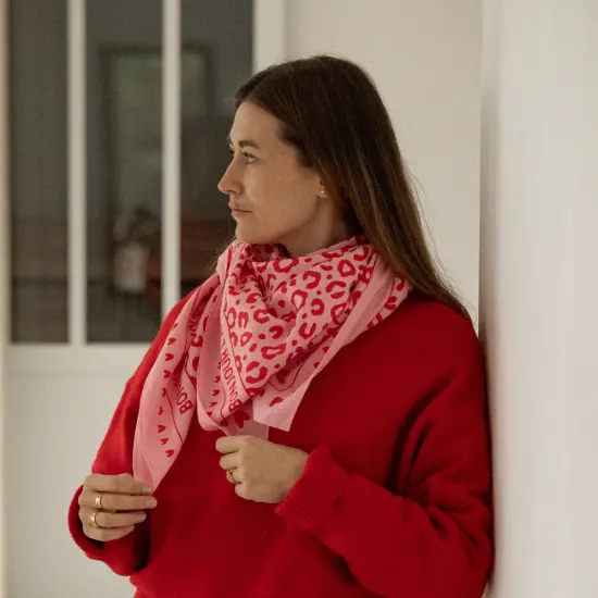 foulard-rose-rouge (1).webp