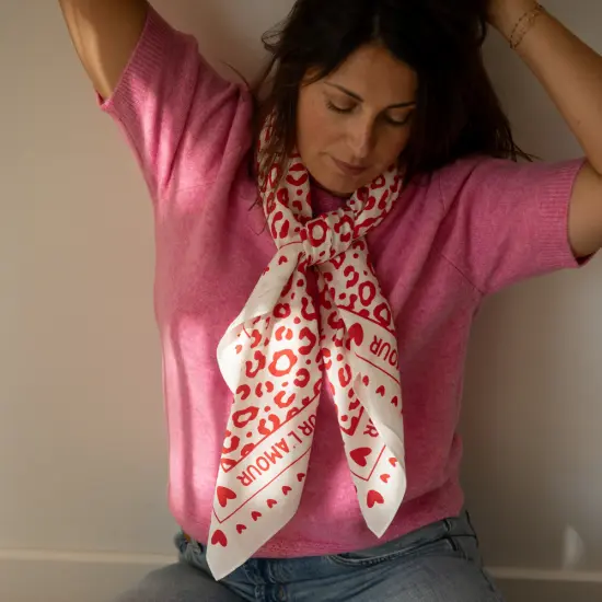 foulard-blanc-rouge (1).webp