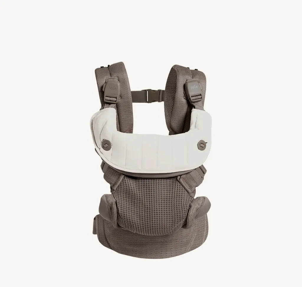 p4-joie-carrier-savvyair-bisque-hero-bib_1.webp