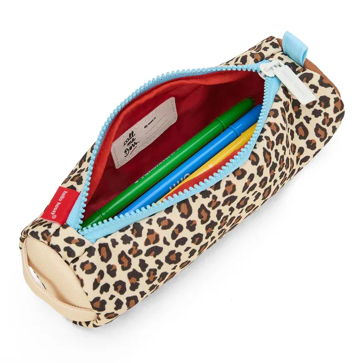 trousse-scolaire-enfants-imprime-leopard-hello-hossy-2.webp