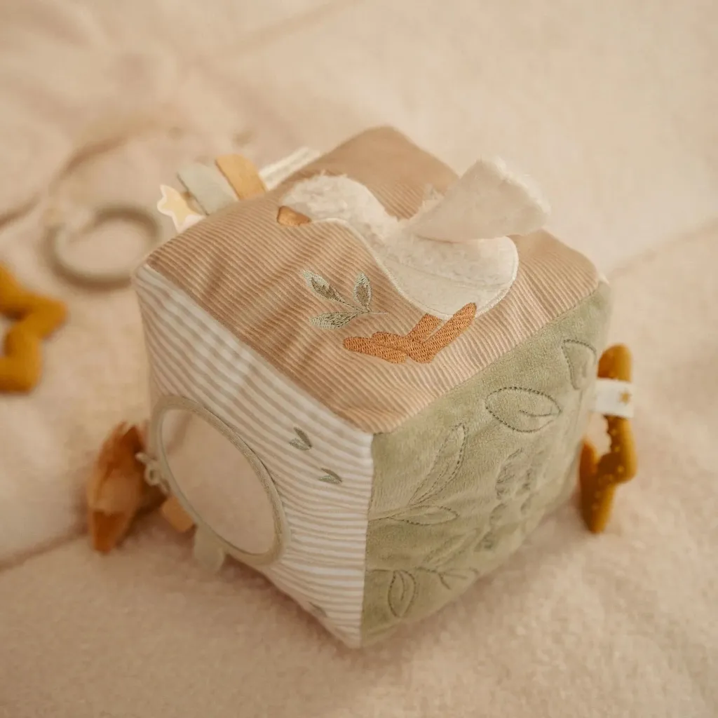 0029817_activiteitenkubus-beige-newborn-naturals.webp