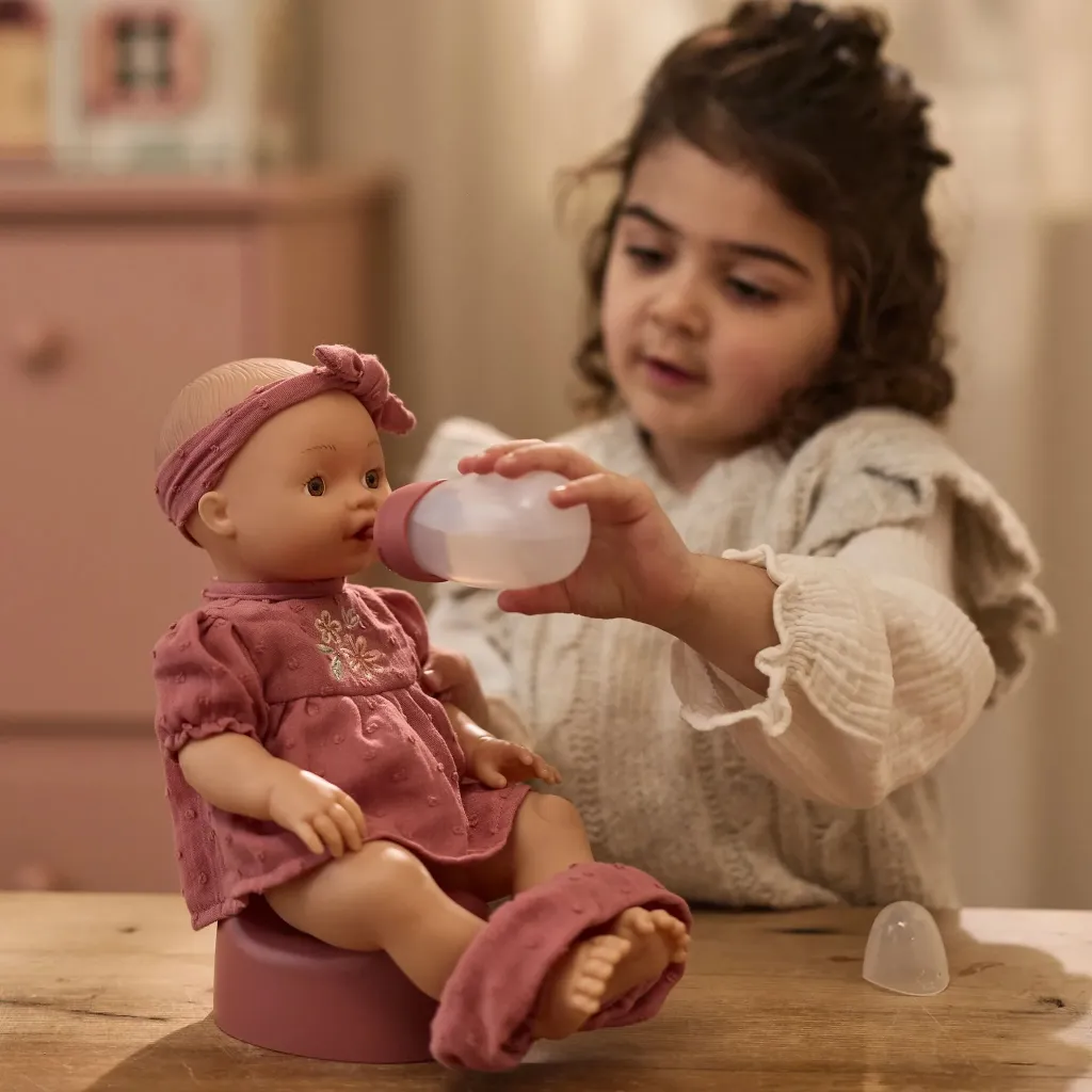 0035384_drink-and-wet-doll-livia-ld4597-1-shopify-square.webp