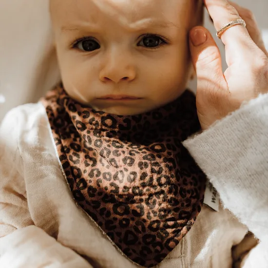 bavoir-bandana-gaze-leopard-marron.webp