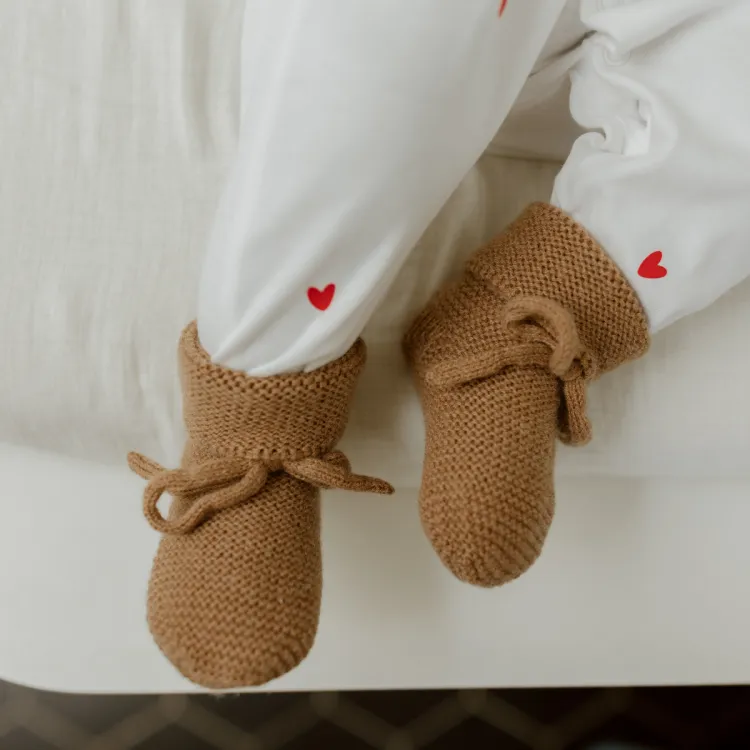 chaussons-laine-merinos-caramel (1).webp