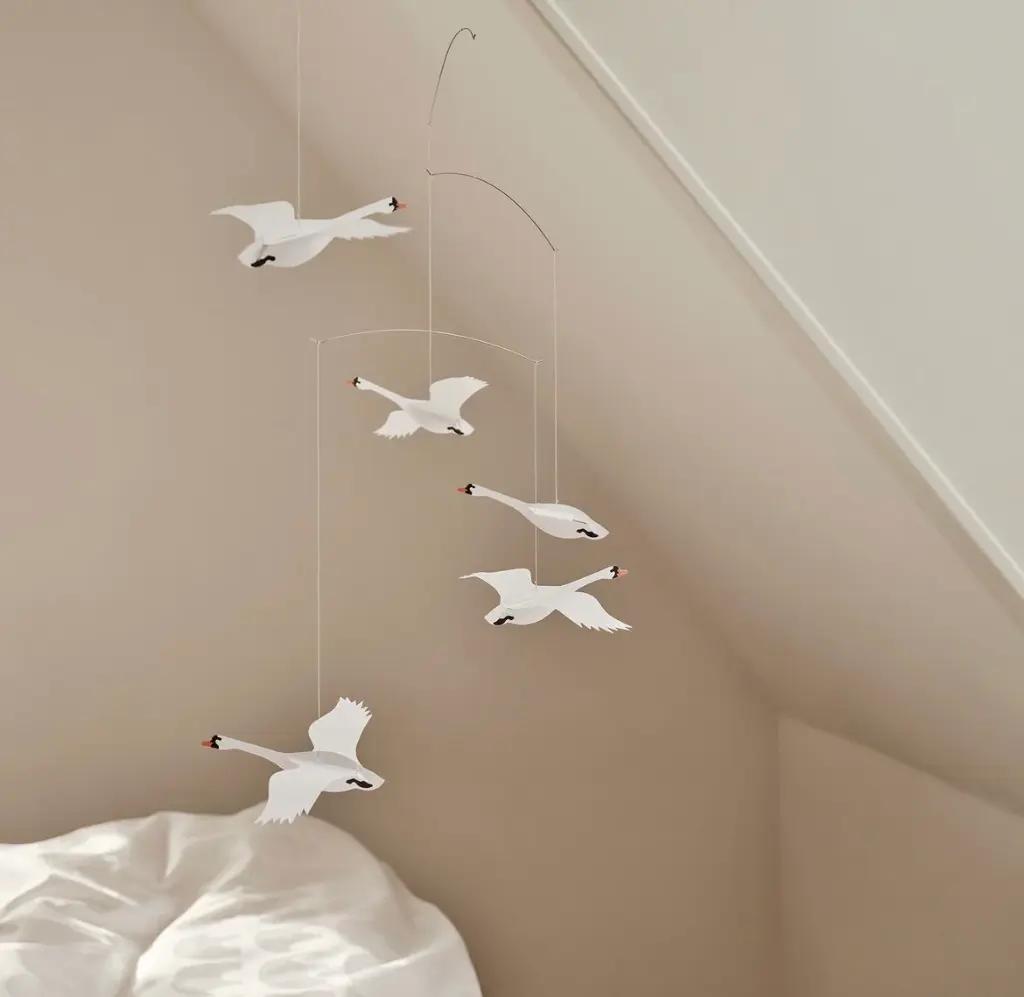 Mobile "Scandinavian Swans"