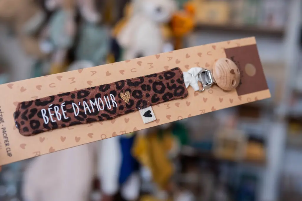 Attache-lolette en gaze de coton "leopard marron"