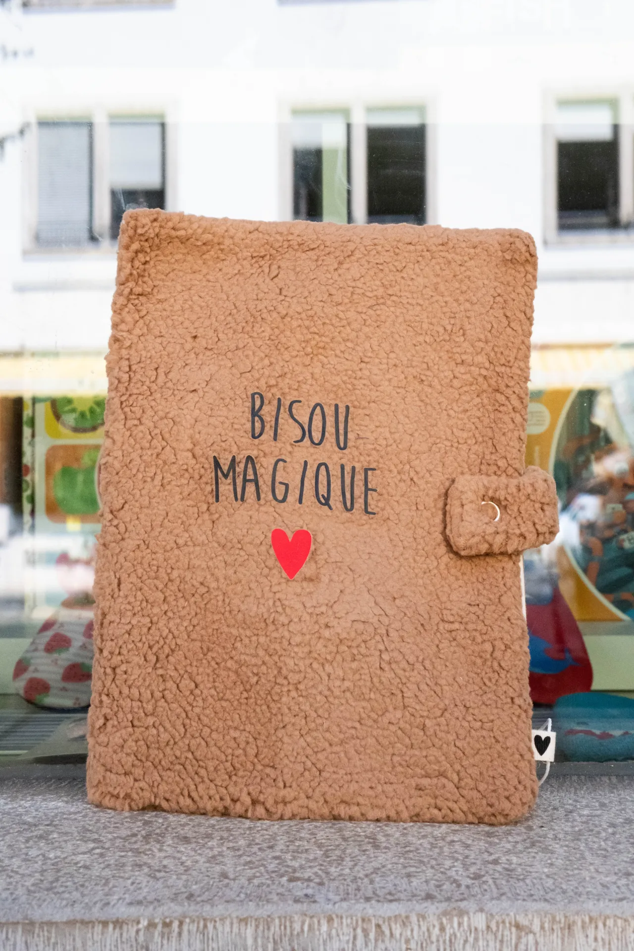 Protège carnet de santé "Bisou magique - Moumoute cacao"