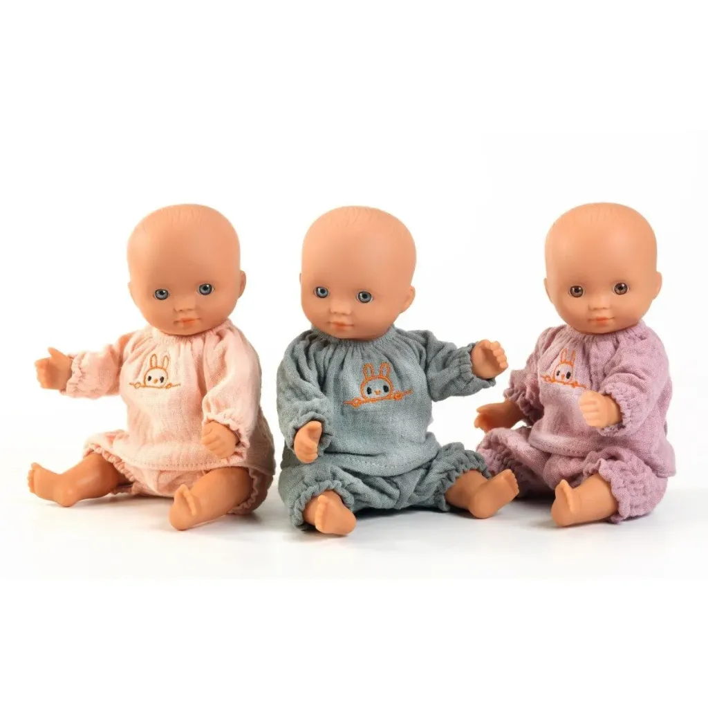 [DJ07747] Petite poupée "Mini Lola, Mini Ola, Mini Dina"