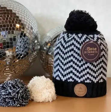 [CABkaraboudjan] Bonnet avec 3 pompons interchangeables "Karaboudjan" (Gris)