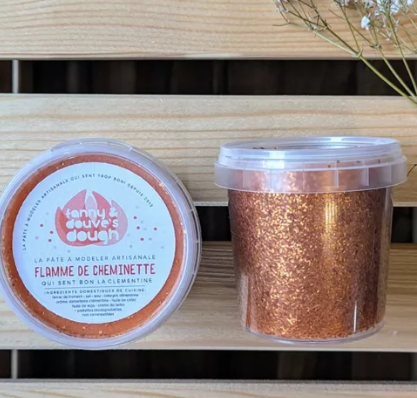 [FLAMMEDECHEMINETTE] Pâte à modeler artisanale suisse - Flamme de cheminette (paillettes)